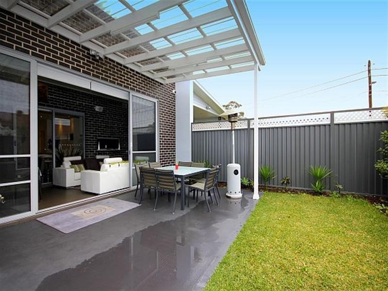 16 Glenbrook Crescent, Georges Hall NSW 2198