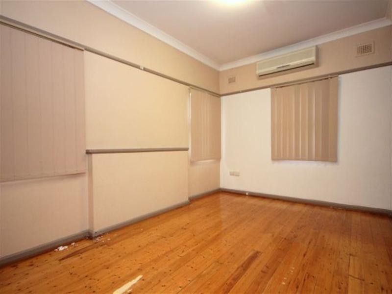 11 Harold Street, Mount Lewis NSW 2190
