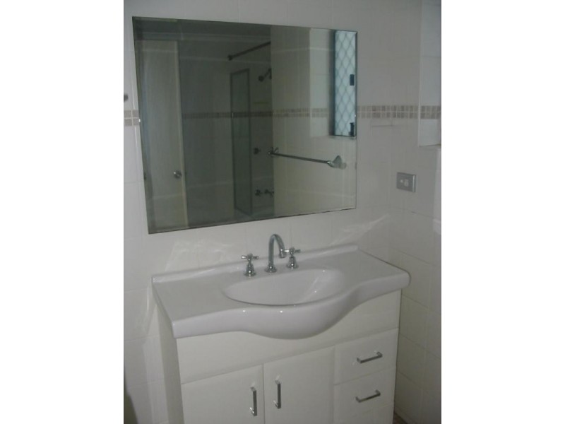 1/2 – 6 Schwebel Street,, Marrickville NSW 2204