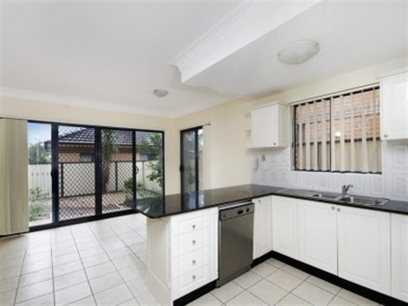 2/1 Holdsworth Street, Merrylands NSW 2160