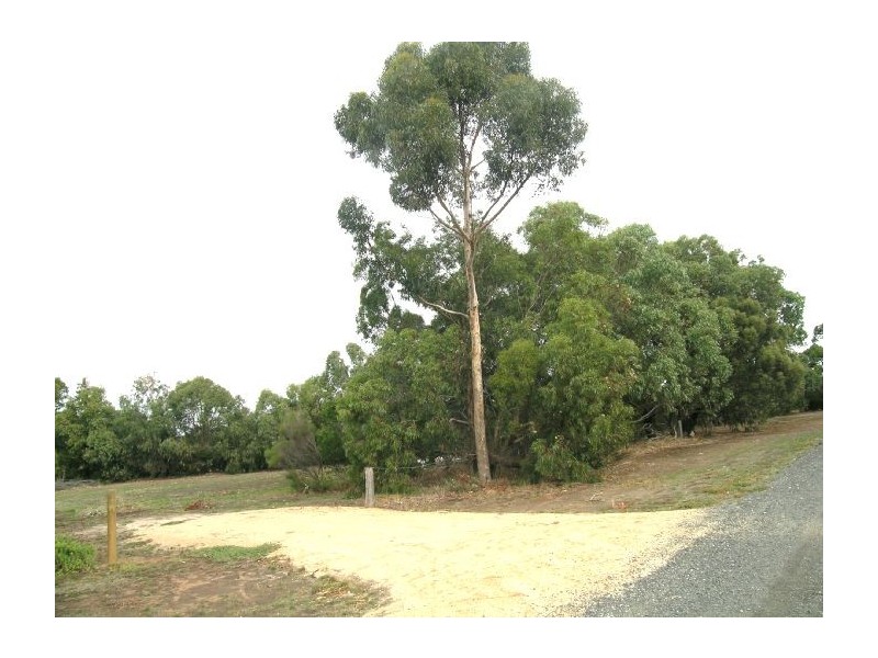 85 Broom Road, Lethbridge VIC 3332