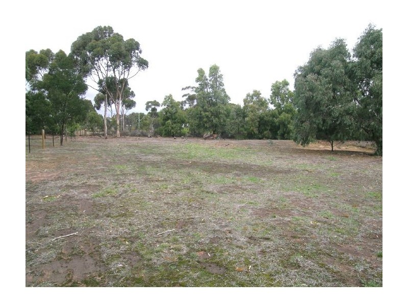 85 Broom Road, Lethbridge VIC 3332