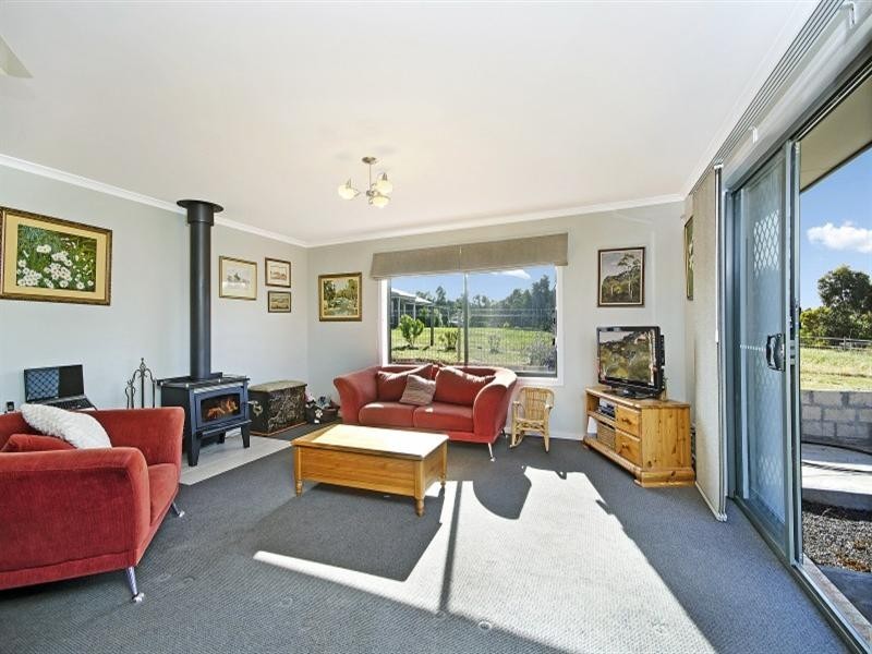 27 Russell Street, Teesdale VIC 3328