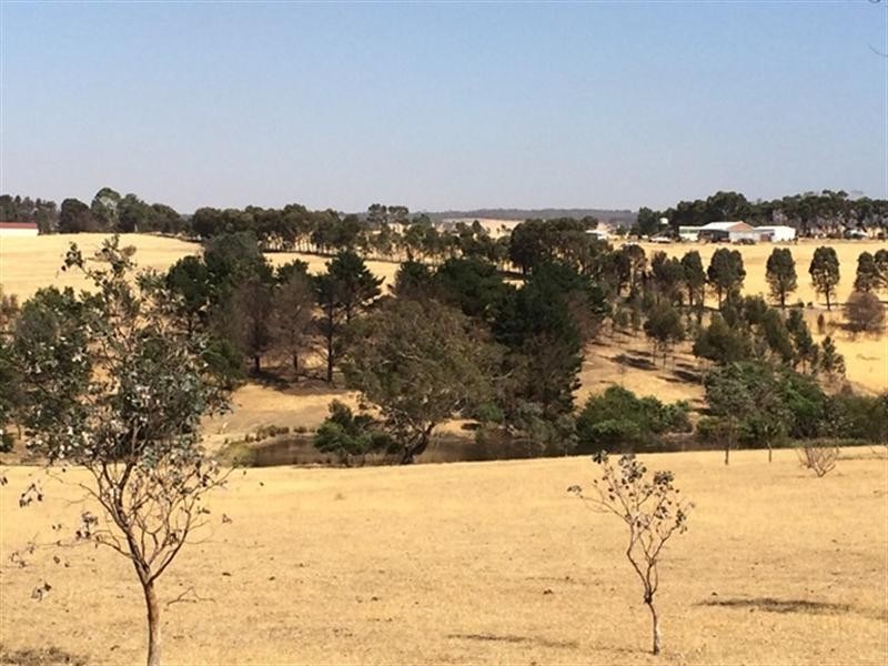 21 Reserve and Russell Lane, Corindhap VIC 3352