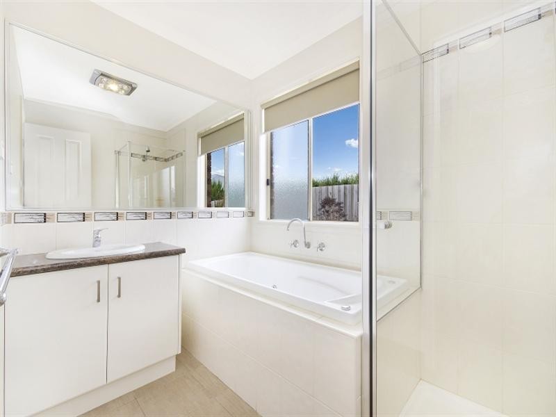 42 Moreillon Boulevard, Bannockburn VIC 3331