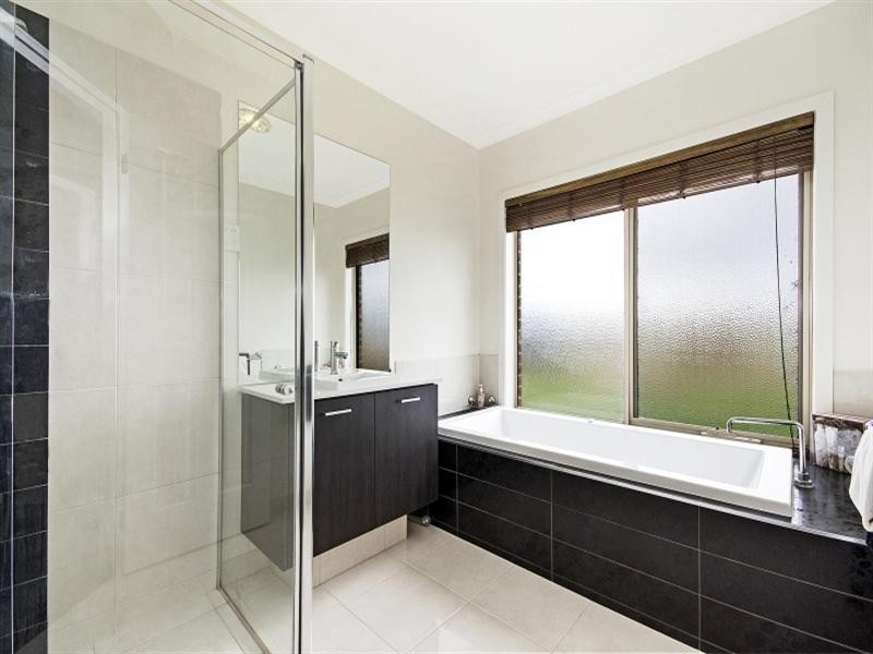 5229 Midland Highway, Elaine VIC 3334