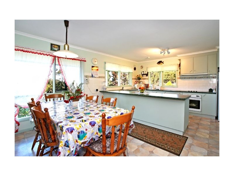 28 Learmonth Street, Teesdale VIC 3328