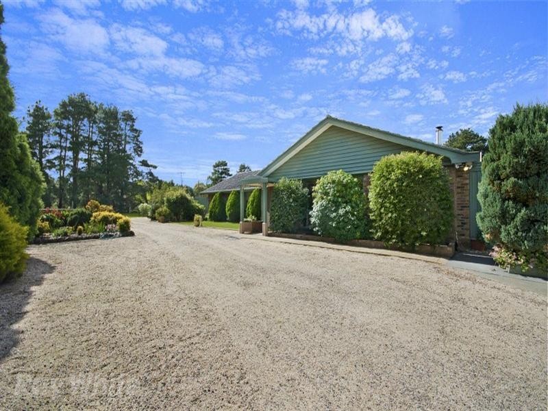 10 Clarkes Road, Anakie VIC 3221