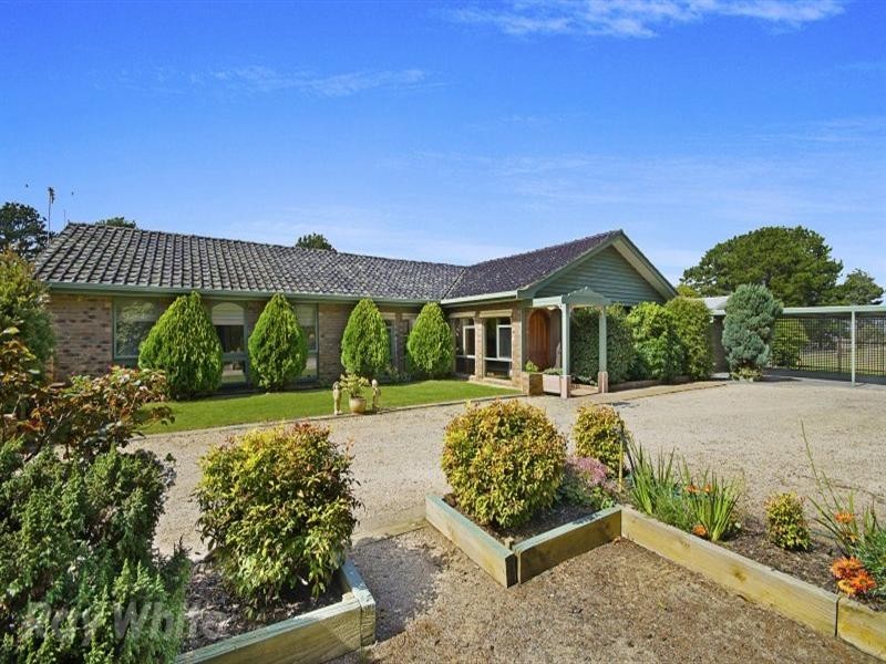 10 Clarkes Road, Anakie VIC 3221