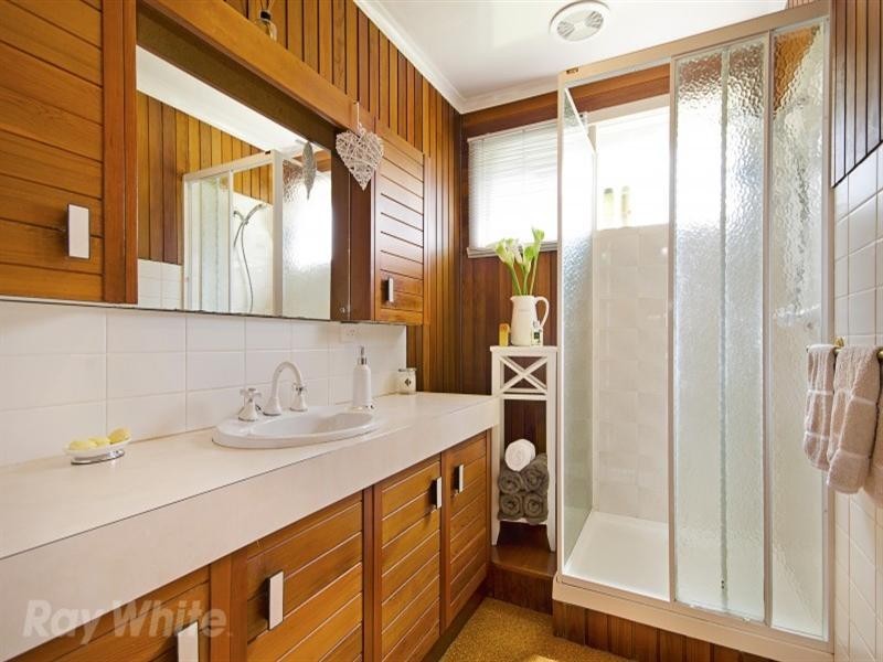 10 Clarkes Road, Anakie VIC 3221