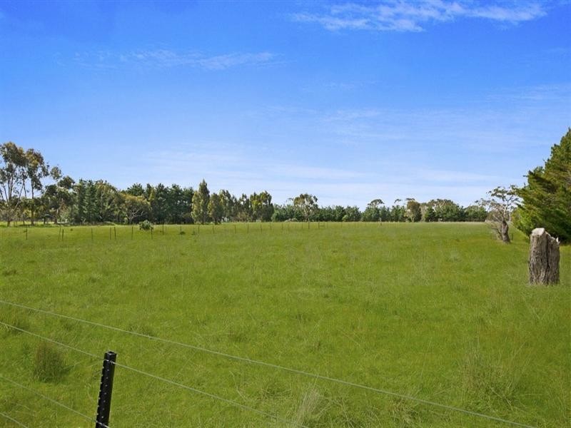 10 Clarkes Road, Anakie VIC 3221