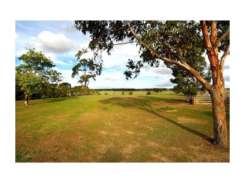 11 McCallum Road, Inverleigh VIC 3321