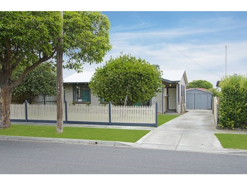 9 Watsonia Grove, Norlane VIC 3214