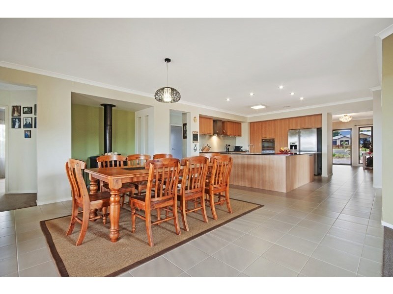 24 Warwick Way, Bannockburn VIC 3331