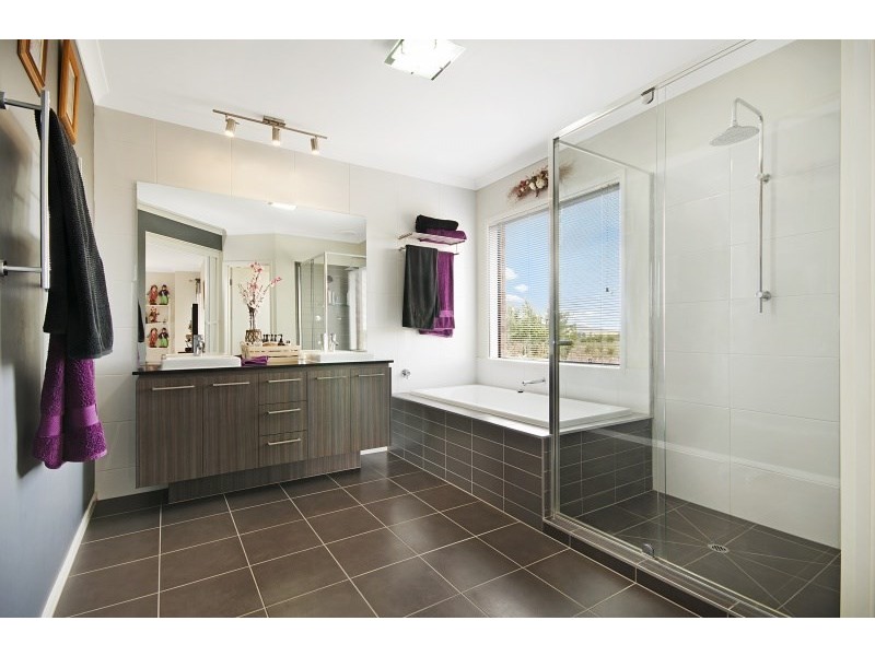 24 Warwick Way, Bannockburn VIC 3331