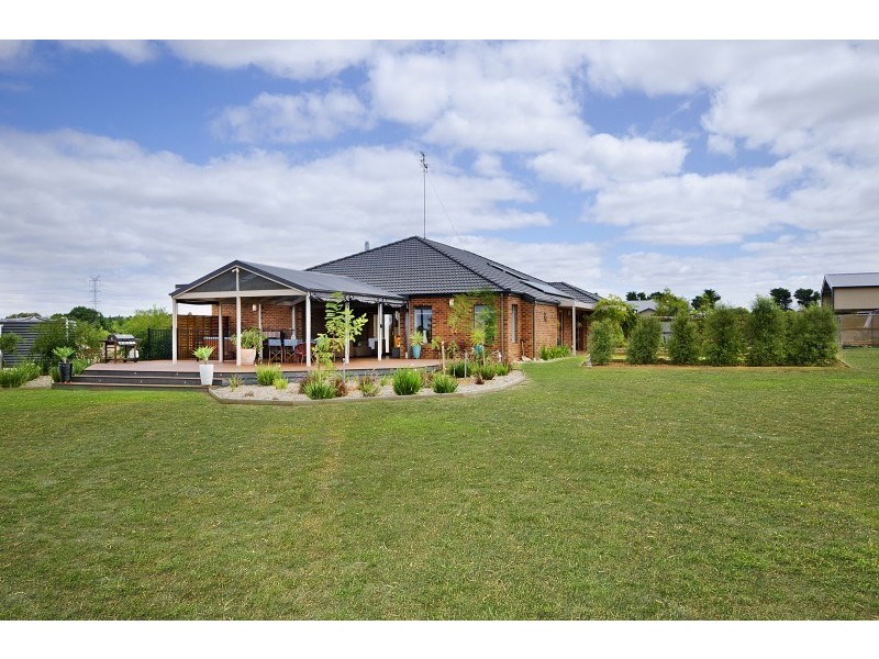 24 Warwick Way, Bannockburn VIC 3331