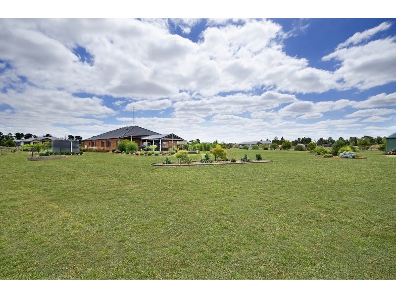 24 Warwick Way, Bannockburn VIC 3331