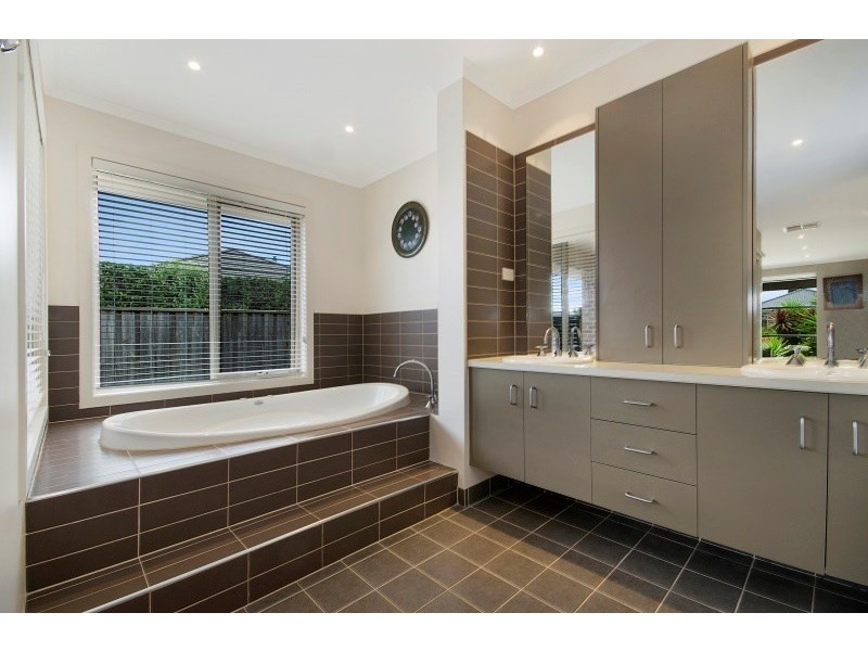 6 Kintyre Court, Bannockburn VIC 3331