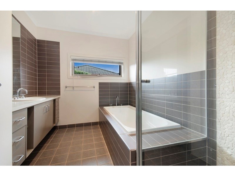 6 Kintyre Court, Bannockburn VIC 3331