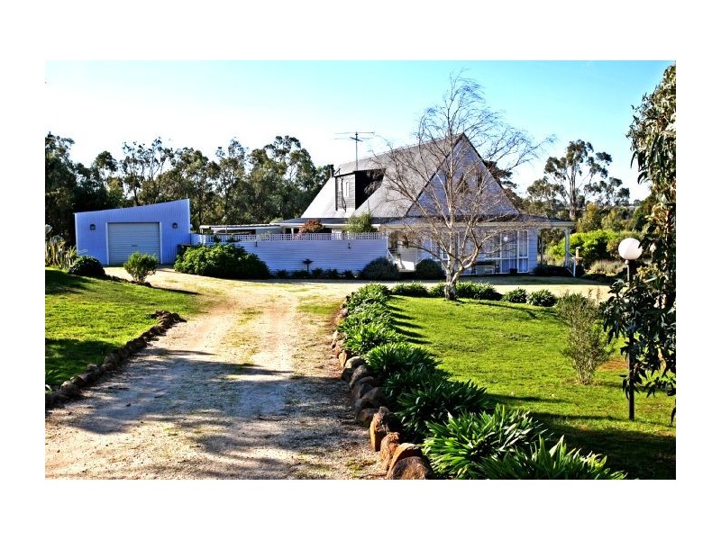 1124 Bannockburn-Shelford Road, Teesdale VIC 3328