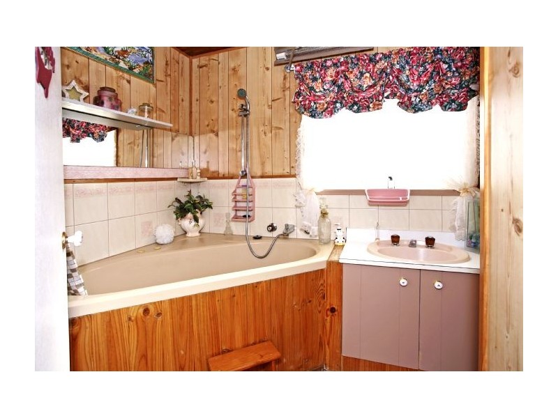 1124 Bannockburn-Shelford Road, Teesdale VIC 3328