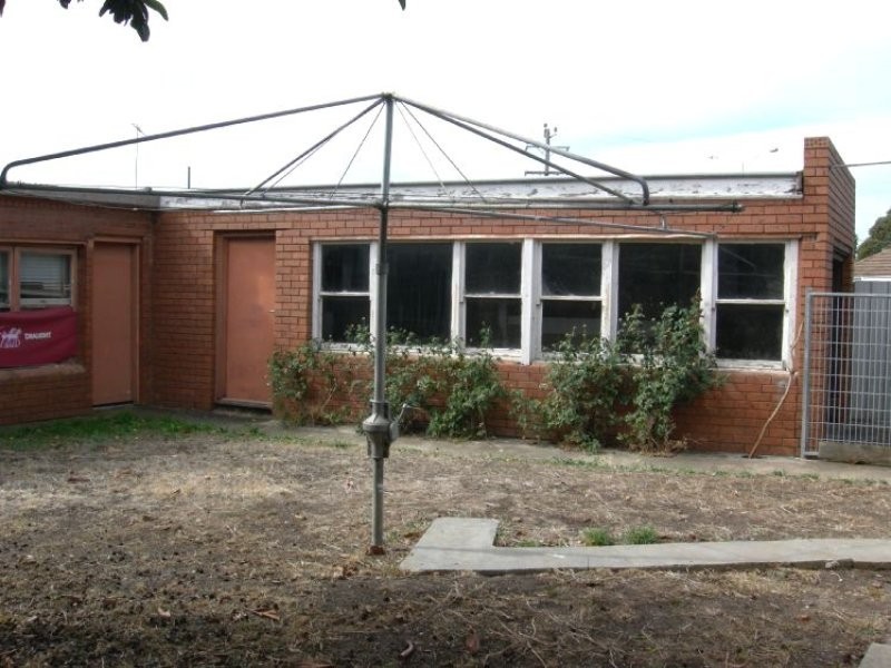 2 Robb Avenue – LEASED, Hamlyn Heights VIC 3215