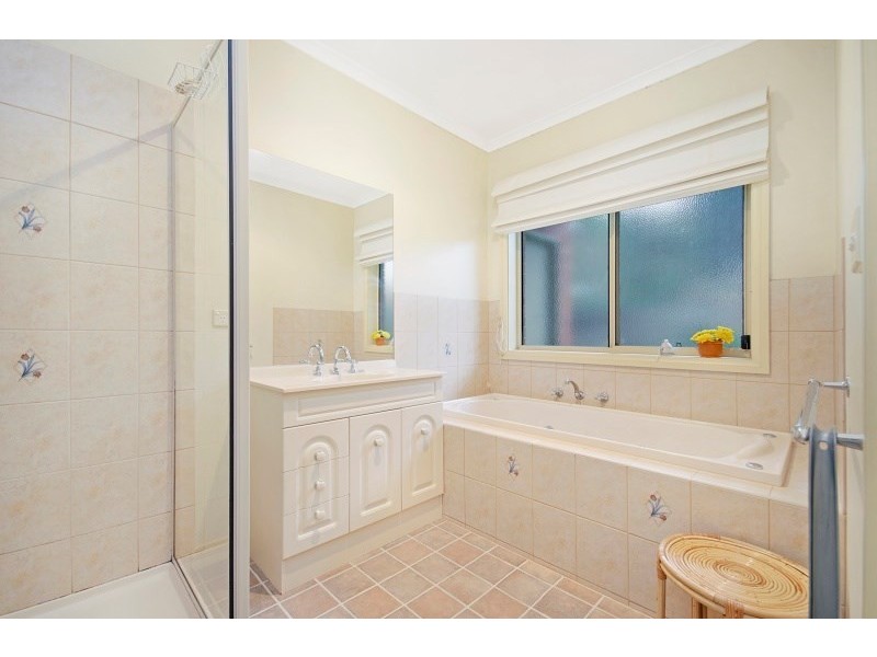 Unit 1/2 Pilloud Street, Bannockburn VIC 3331