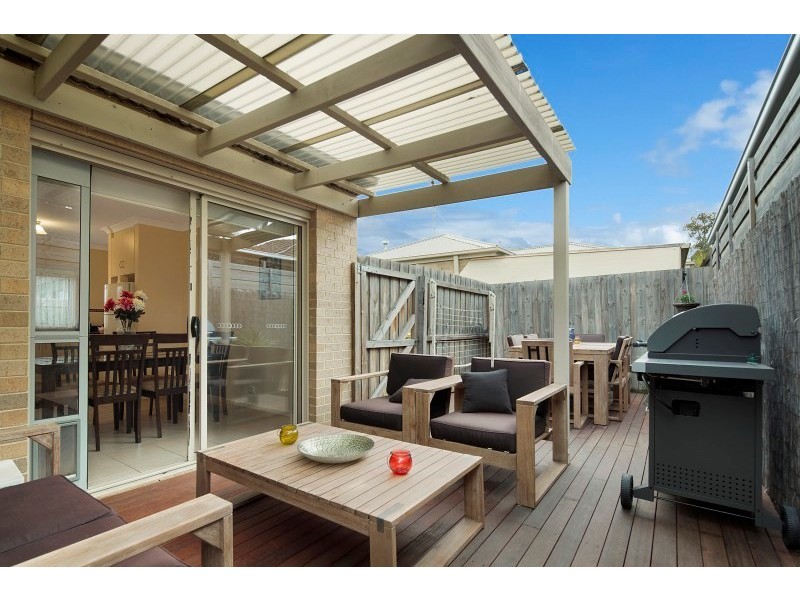 Unit 2/94 Bacchus Marsh Road, Corio VIC 3214