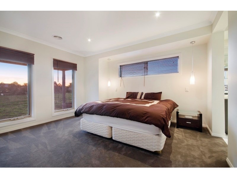 10 The Grange, Bannockburn VIC 3331