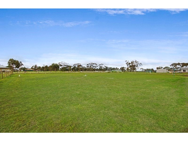 22 Brady Road, Lethbridge VIC 3332