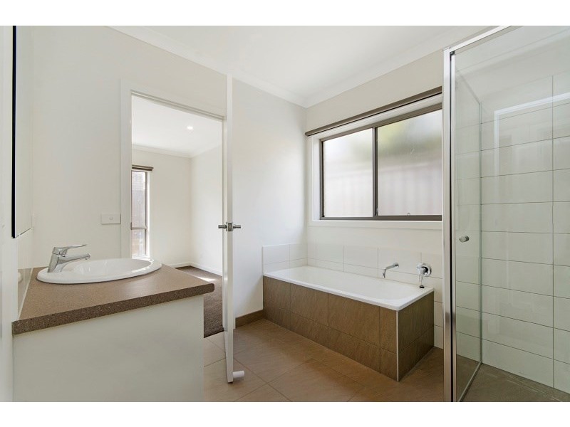Unit 4/19 Burnside Road, Bannockburn VIC 3331