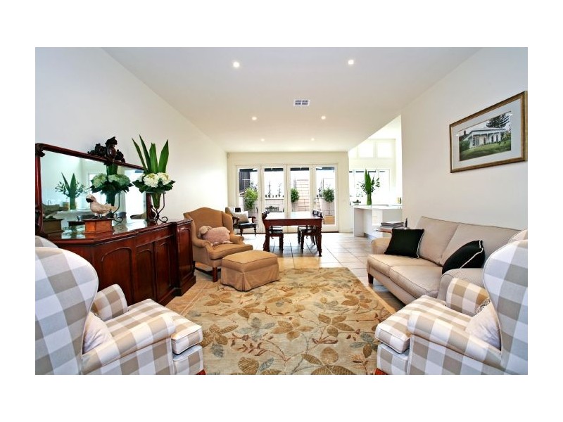 2/84 Nicholas Street, Newtown VIC 3220