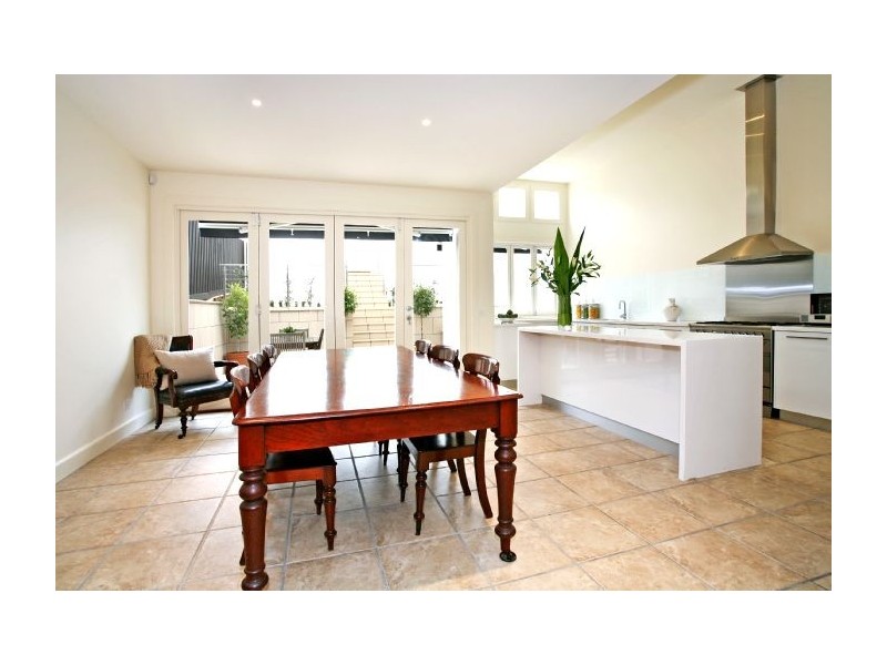 2/84 Nicholas Street, Newtown VIC 3220