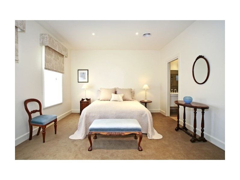 2/84 Nicholas Street, Newtown VIC 3220