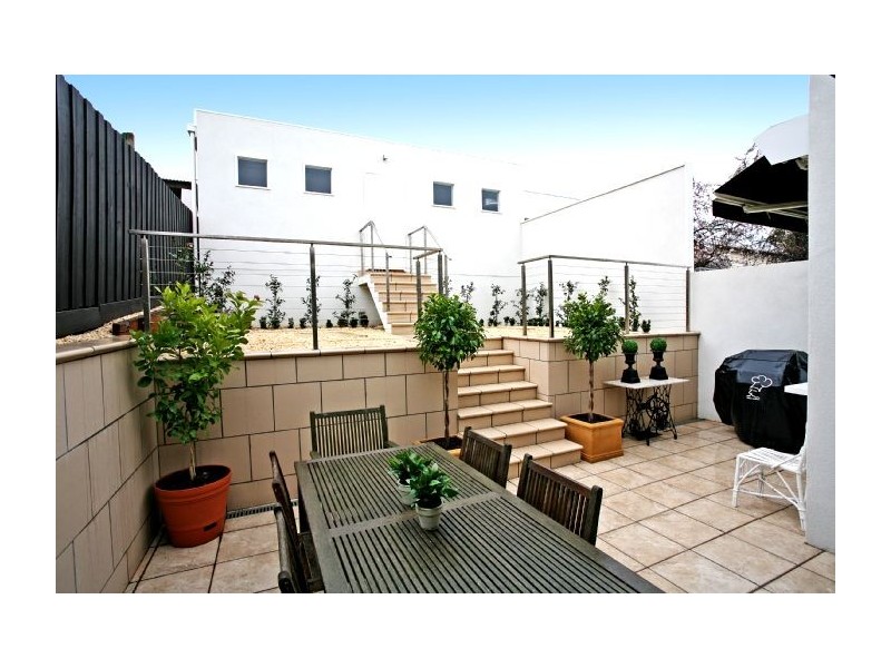 2/84 Nicholas Street, Newtown VIC 3220