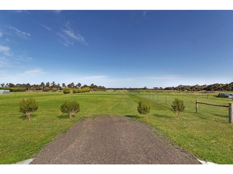 16 Donaldson Road, Lethbridge VIC 3332