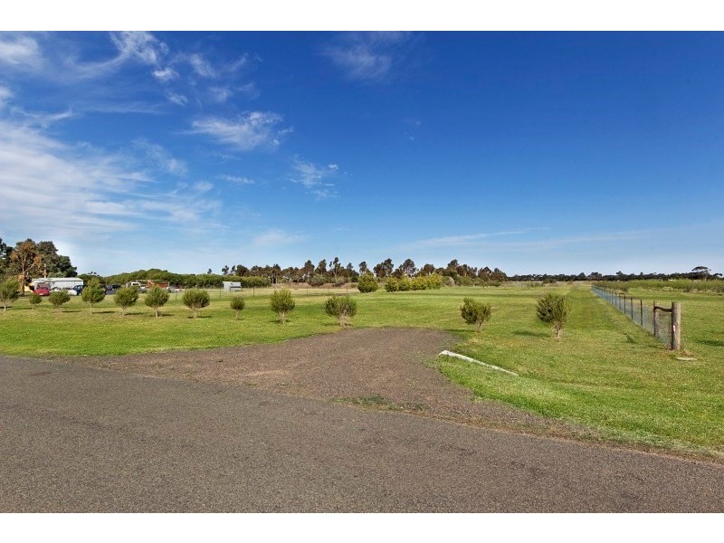 16 Donaldson Road, Lethbridge VIC 3332