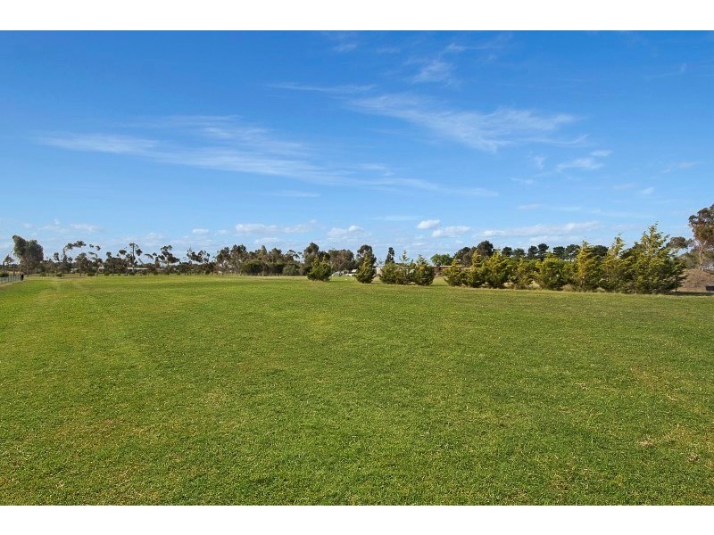 16 Donaldson Road, Lethbridge VIC 3332