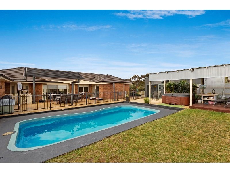 15 Lucien Place, Bannockburn VIC 3331