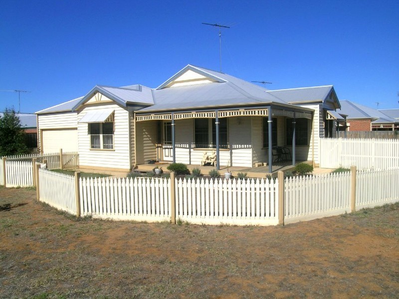 23 James Place, Bannockburn VIC 3331