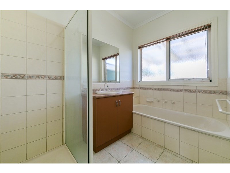 11 Earl Crescent, Bannockburn VIC 3331