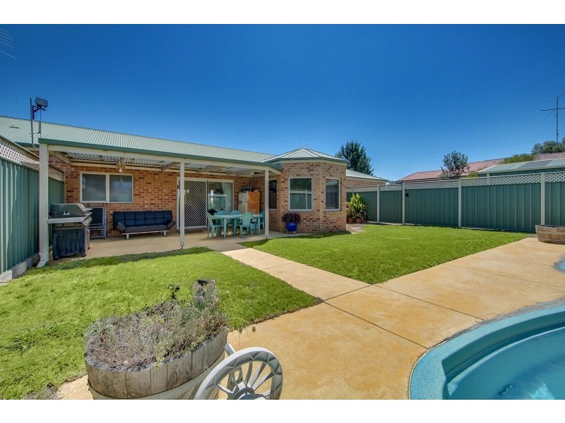 11 Earl Crescent, Bannockburn VIC 3331