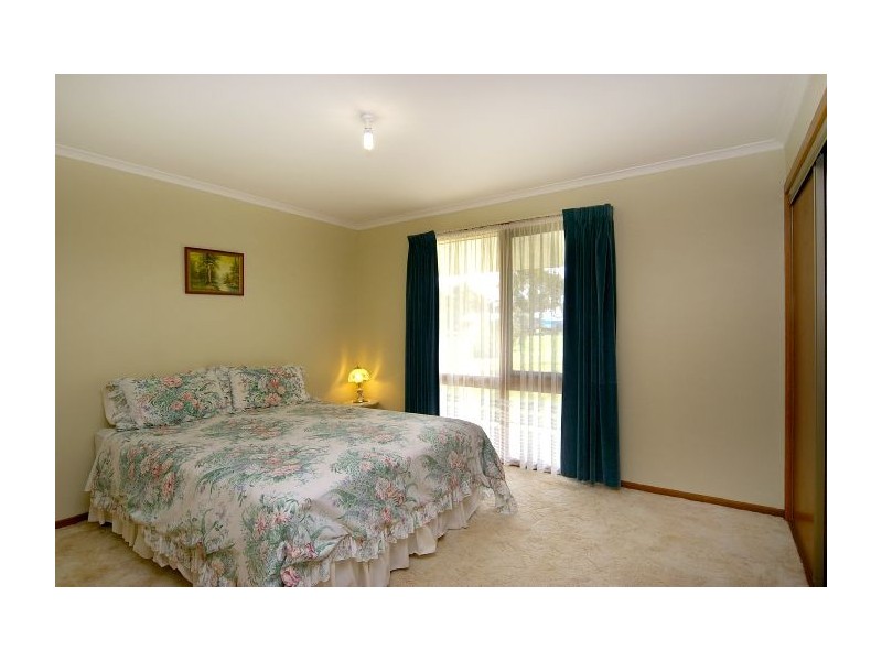 19 Peel Road, Inverleigh VIC 3321