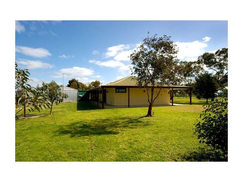 19 Peel Road, Inverleigh VIC 3321