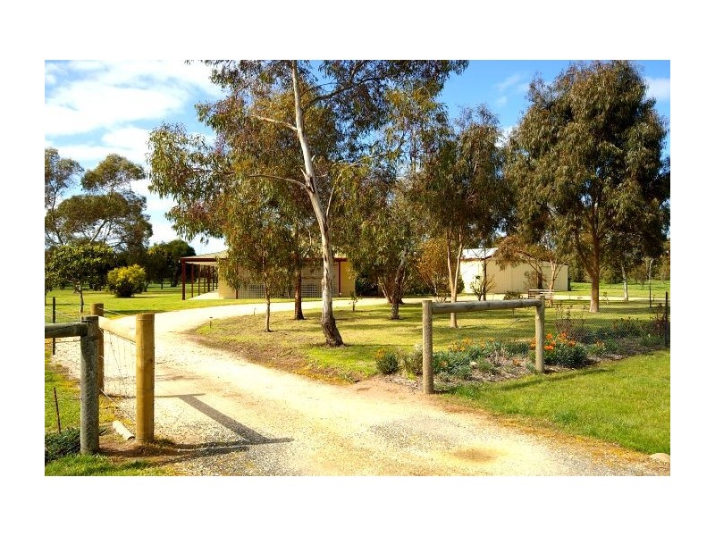 19 Peel Road, Inverleigh VIC 3321