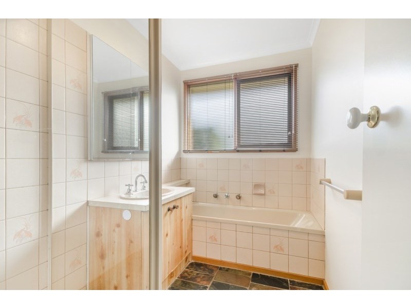 8 Bren Court, Corio VIC 3214