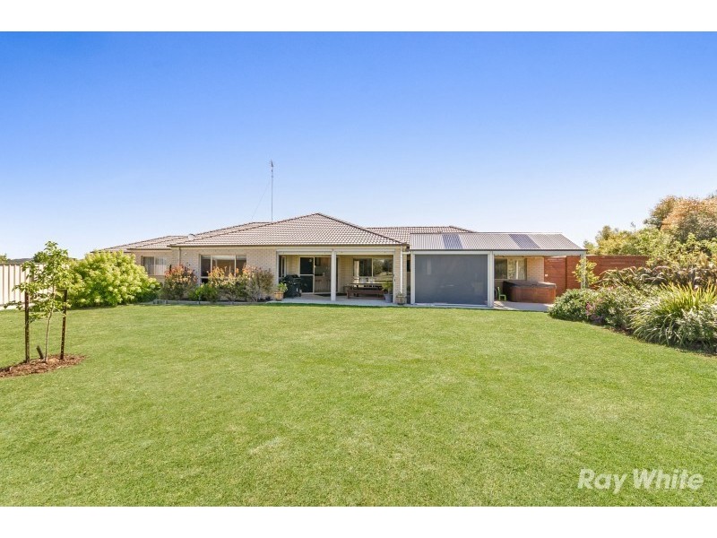 18 Macrossan Avenue, Bannockburn VIC 3331