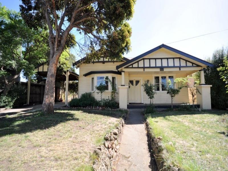 2 Coral Close, Hamlyn Heights VIC 3215