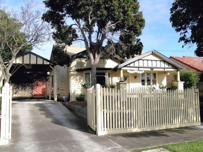 2 Coral Close, Hamlyn Heights VIC 3215
