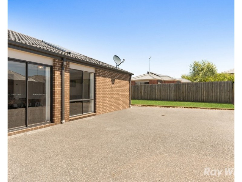 43 Willowbrae Way, Bannockburn VIC 3331